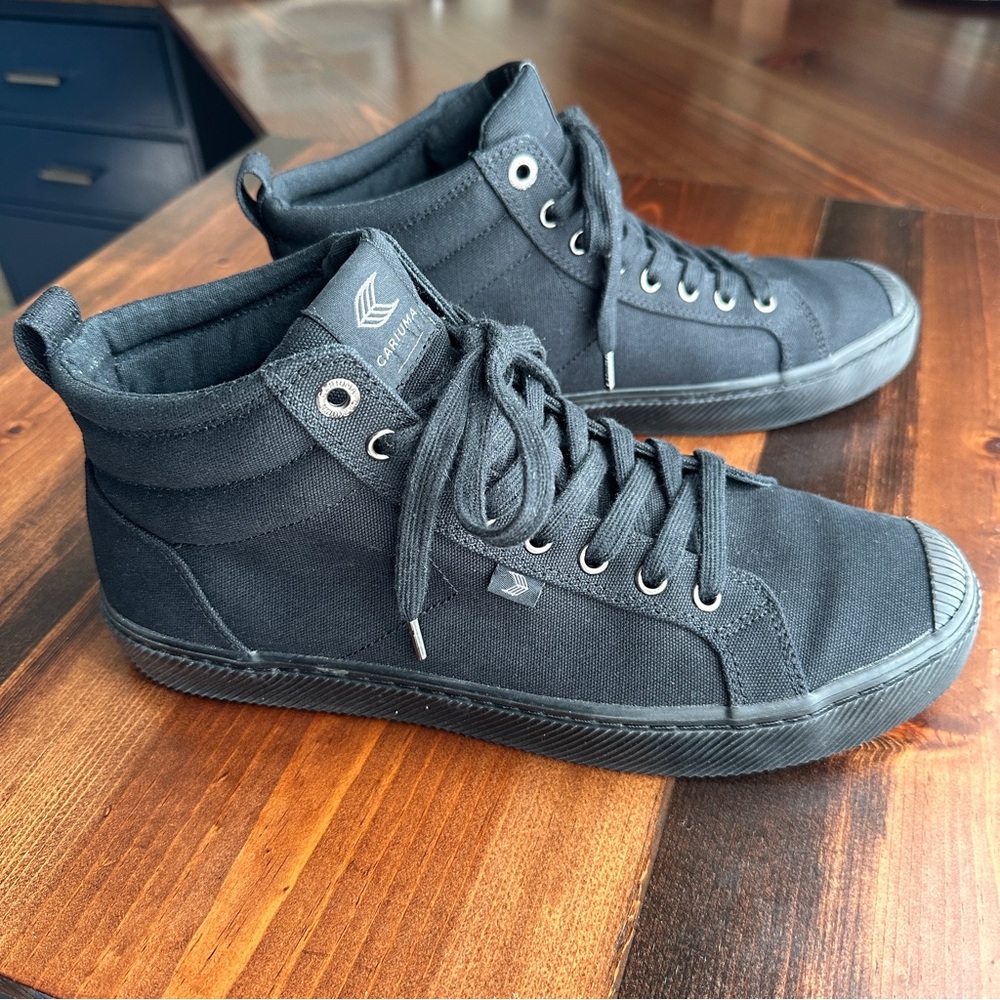 NWOB Cariuma OCA Sz11 - High All Black Canvas Sneaker